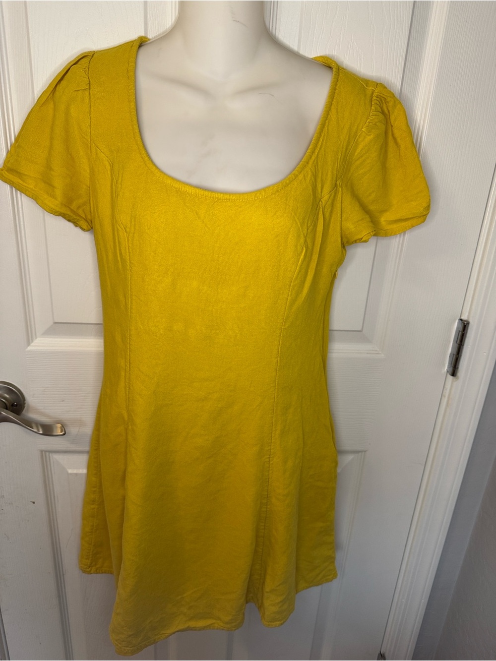 Old Navy Yellow Scoop Neck Short Sleeve Top Small